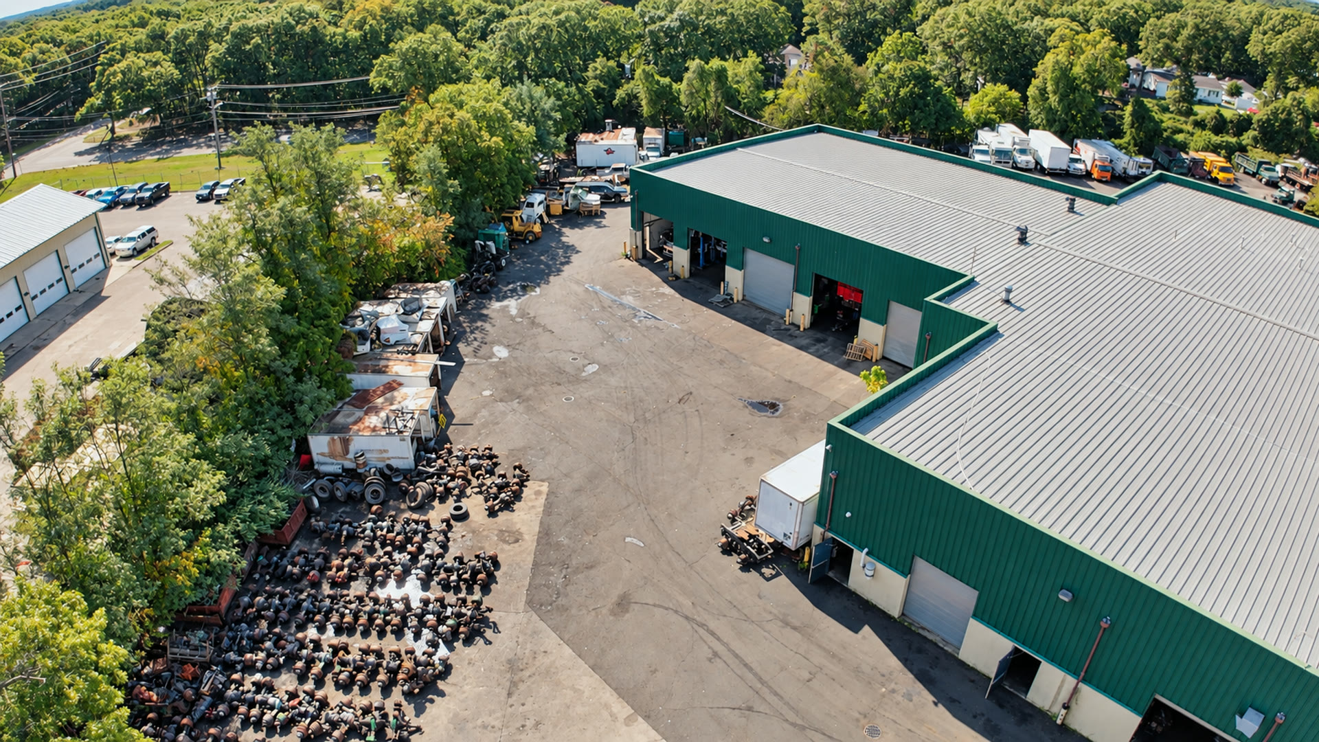 Side service yard with stocked parts